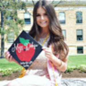 Meet your Posher, Danielle